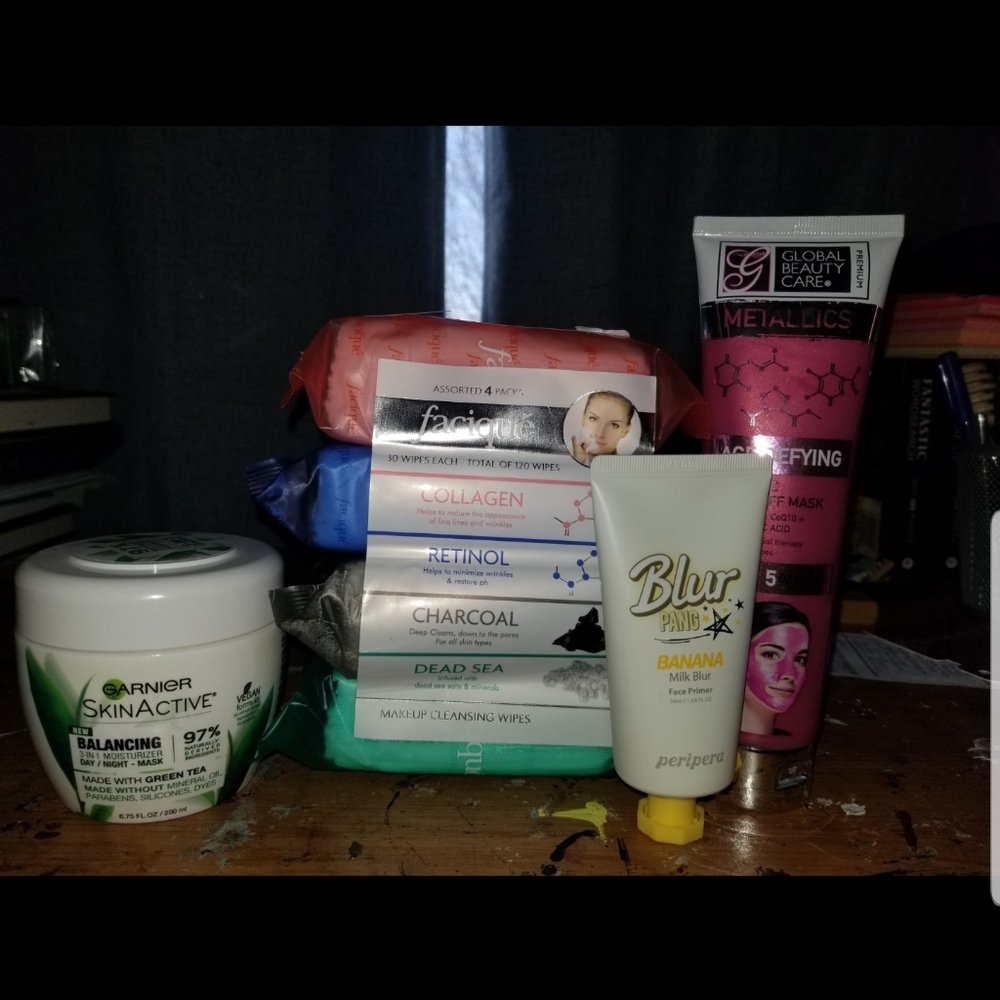 Women's accessories